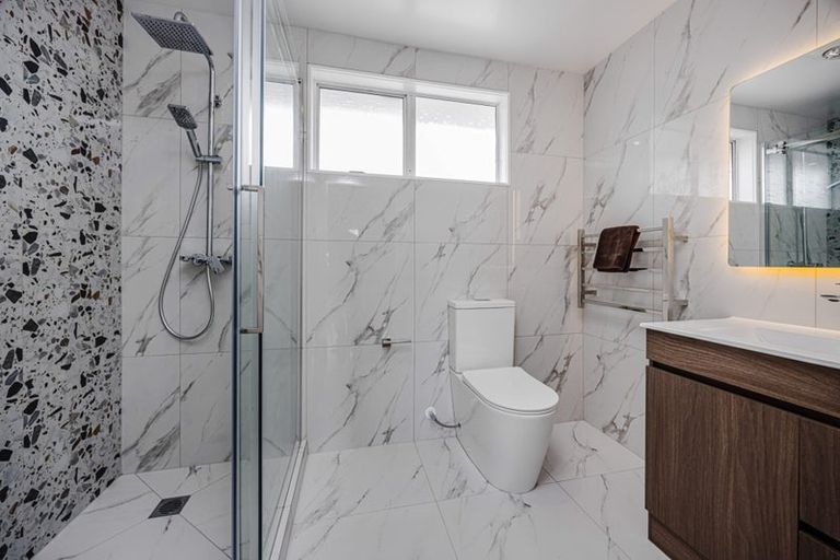 Photo of property in 114 Old Wairoa Road, Papakura, 2110