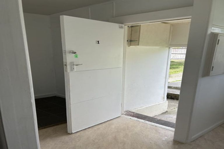 Photo of property in 59 Pah Road, Cockle Bay, Auckland, 2014