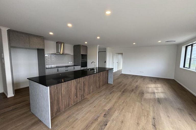 Photo of property in 16 Songpa Street, Halswell, Christchurch, 8025