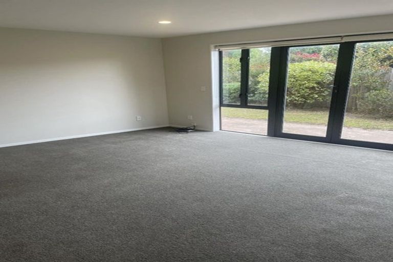 Photo of property in 32 Berkshire Drive, Avonhead, Christchurch, 8042