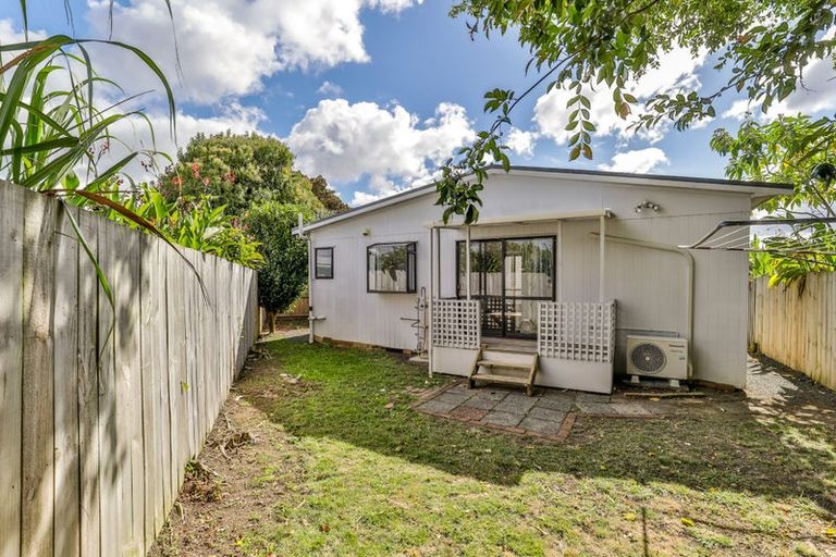 Photo of property in 25 Normandy Place, Henderson, Auckland, 0610