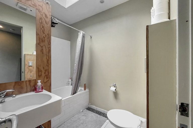 Photo of property in Mondrian Townhouses, 9/24 Hanson Street, Mount Cook, Wellington, 6021