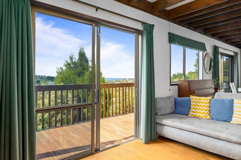 Photo of property in 5 Malters Place, Browns Bay, Auckland, 0630