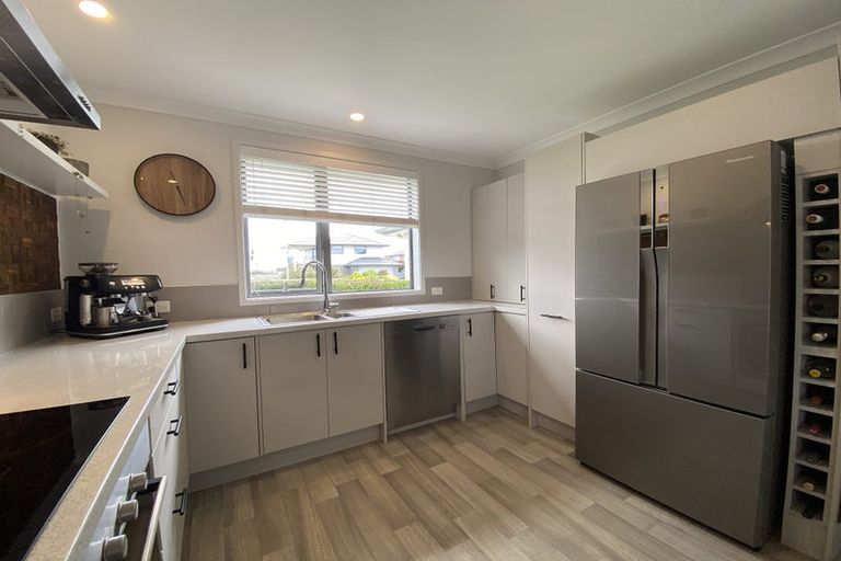 Photo of property in 14 Benmore Crescent, Pyes Pa, Tauranga, 3112