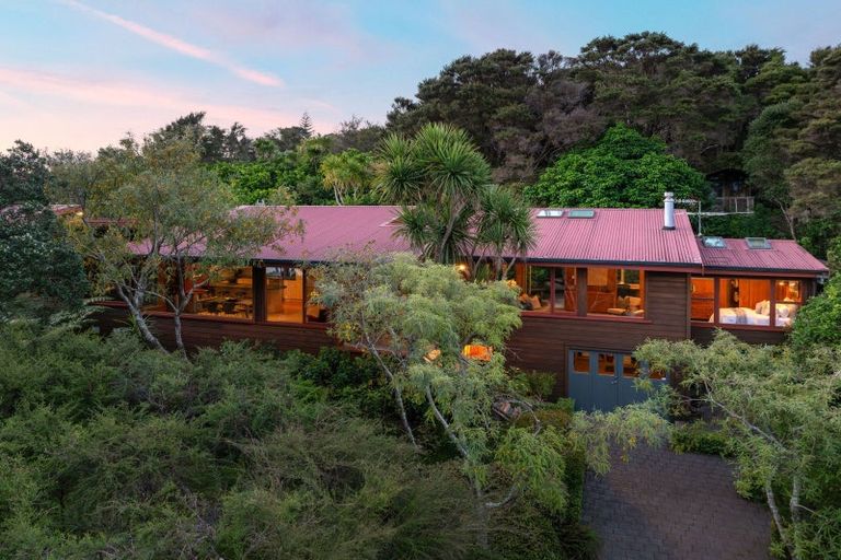 Photo of property in 68-70 Matakatia Parade, Matakatia, Whangaparaoa, 0930