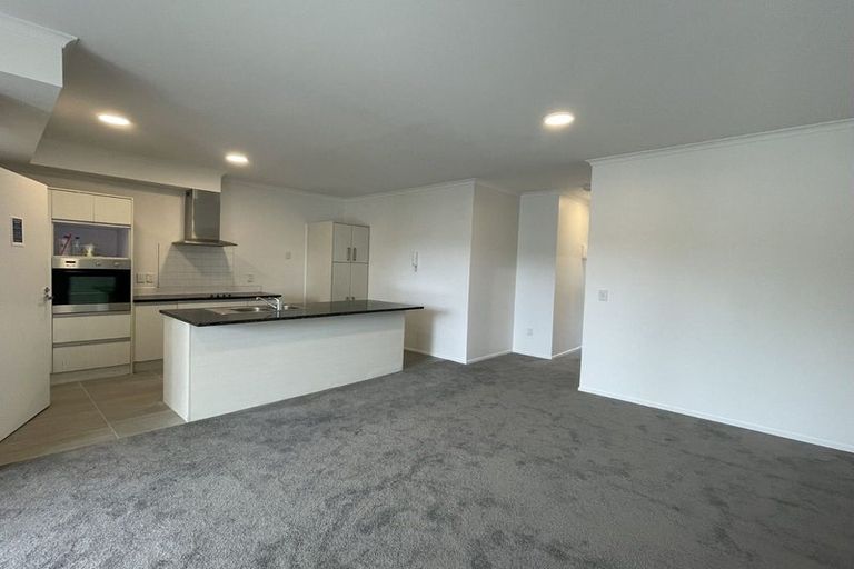 Photo of property in 4/11 Carlos Drive, Flat Bush, Auckland, 2016