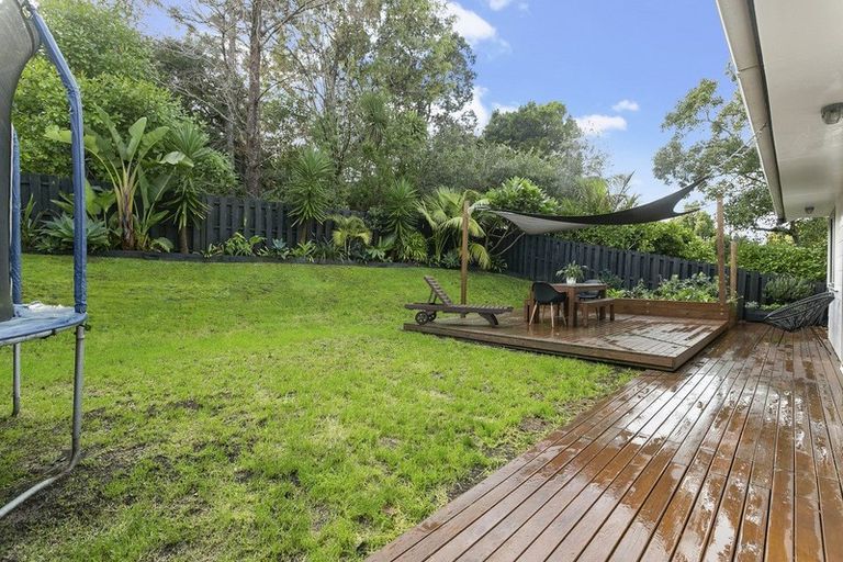 Photo of property in 1/8 Tempo Place, Torbay, Auckland, 0630