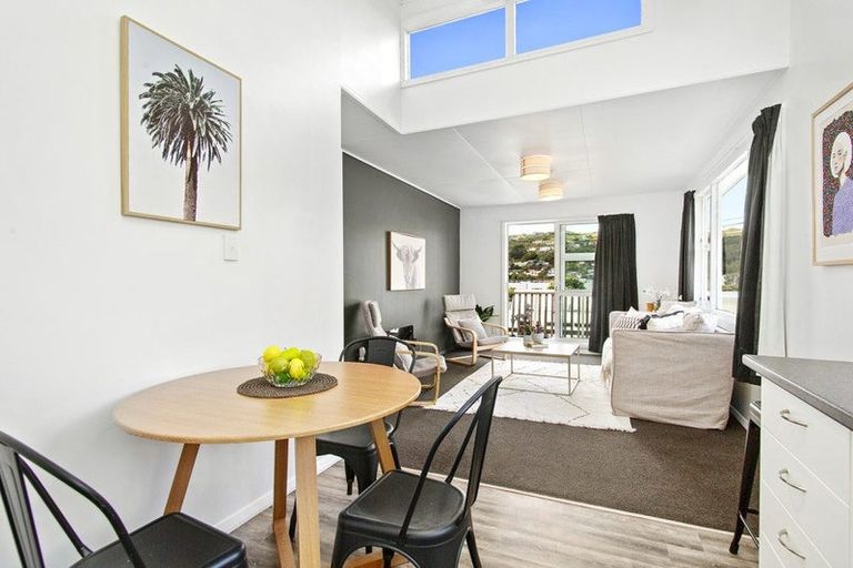 Photo of property in 6c Rewa Terrace, Tawa, Wellington, 5028