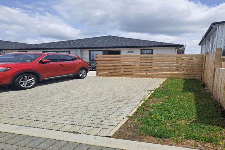 Photo of property in 20 Rorotu Avenue, Karaka, Papakura, 2113