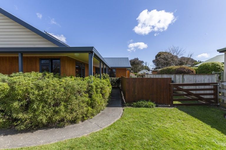 Photo of property in 9 Jervois Road, Jervoistown, Napier, 4112