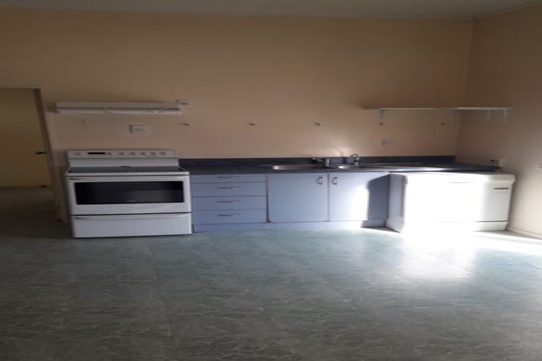 Photo of property in 16 Botanical Road, Takaro, Palmerston North, 4412