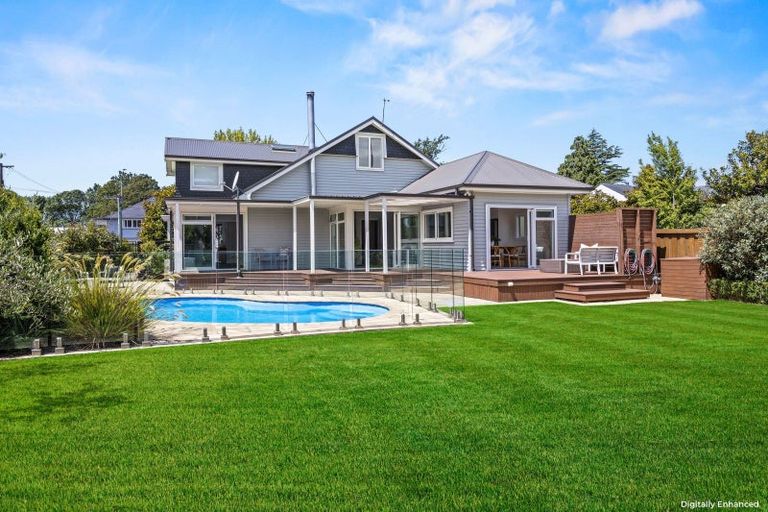 Photo of property in 3 Strowan Road, Strowan, Christchurch, 8052