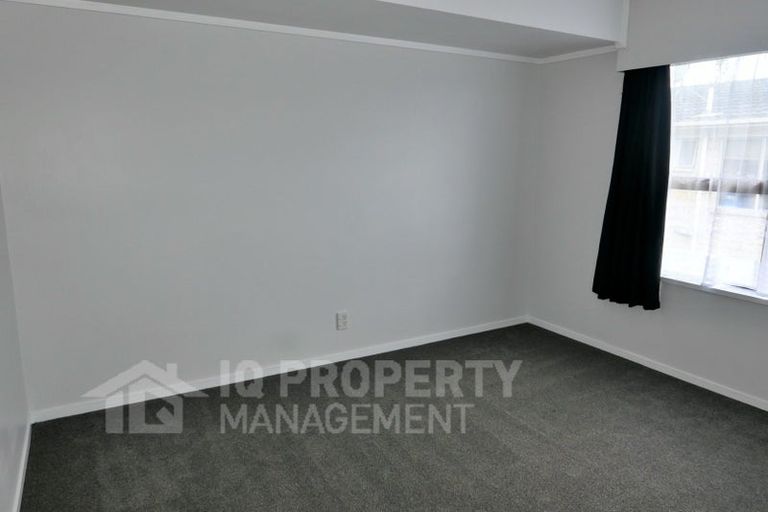 Photo of property in 2/77 Prince Regent Drive, Half Moon Bay, Auckland, 2012