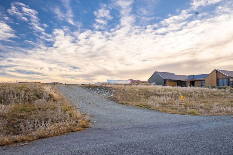 Photo of property in 15 Tussock Crescent, Twizel, 7901
