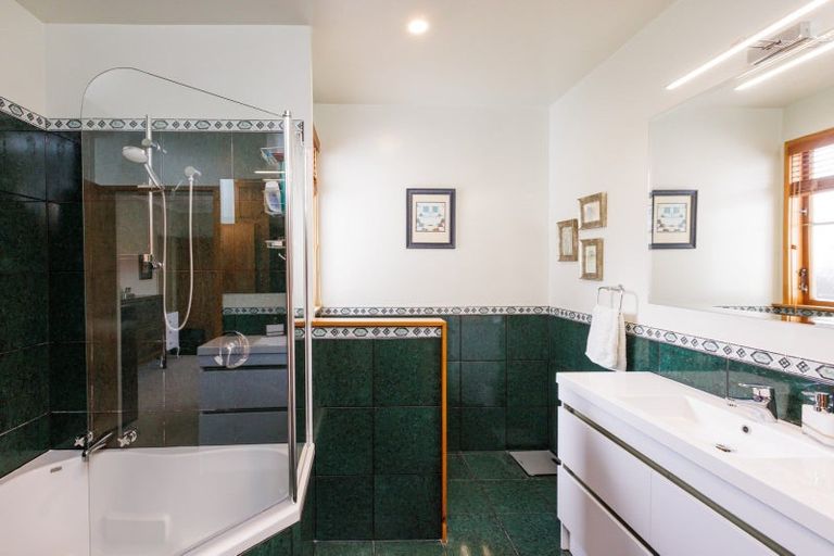 Photo of property in 5 Hardie Street, Hokowhitu, Palmerston North, 4410