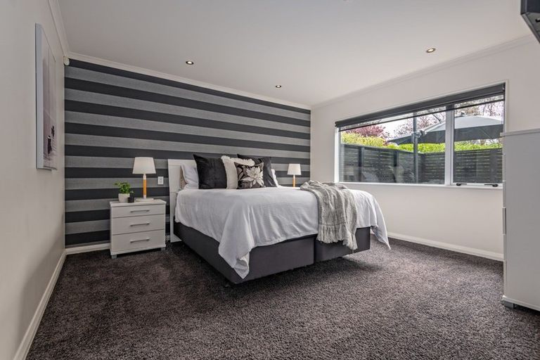 Photo of property in 4 D'urville Place, Kelvin Grove, Palmerston North, 4414