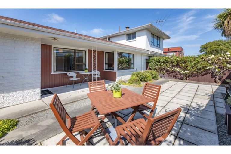 Photo of property in 1/1 Rosedale Place, Avonhead, Christchurch, 8042