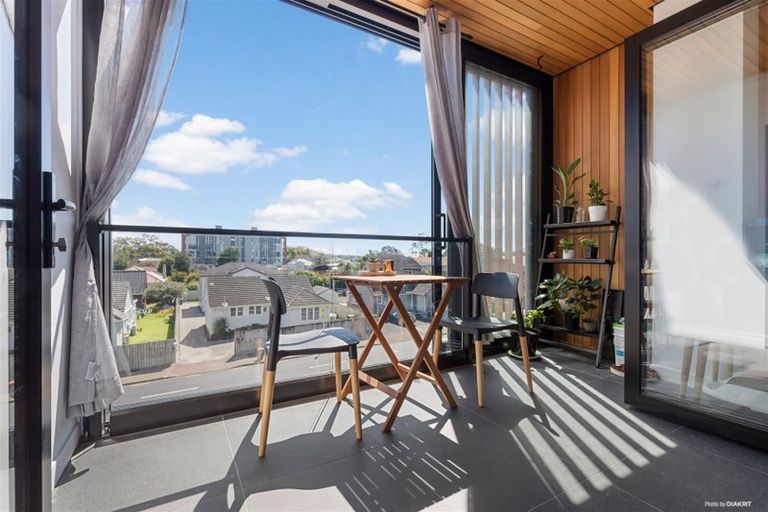 Photo of property in Frank Sargeson Apts, 201/74 Anzac Street, Takapuna, Auckland, 0622