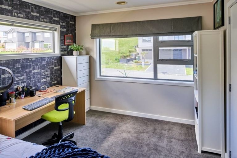 Photo of property in 49 Endeavour Drive, Whitby, Porirua, 5024