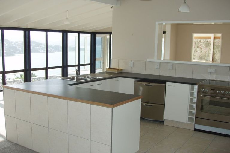 Photo of property in 27 Kaikoura Street, Maupuia, Wellington, 6022