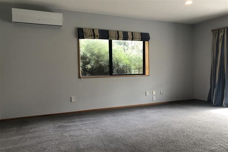 Photo of property in 1/69 Stanley Road, Glenfield, Auckland, 0629