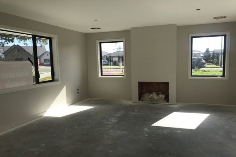 Photo of property in 13 Grand Oaks Drive, Awapuni, Palmerston North, 4412