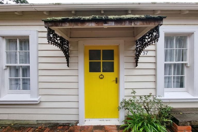 Photo of property in 37 Glenbervie Terrace, Thorndon, Wellington, 6011