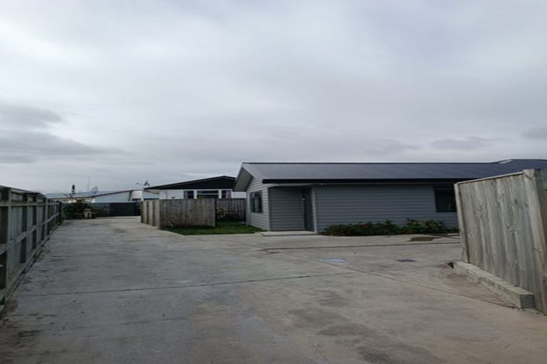 Photo of property in 22b Roberts Line, Kelvin Grove, Palmerston North, 4414