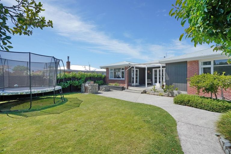 Photo of property in 15 Riwai Street, Templeton, Christchurch, 8042