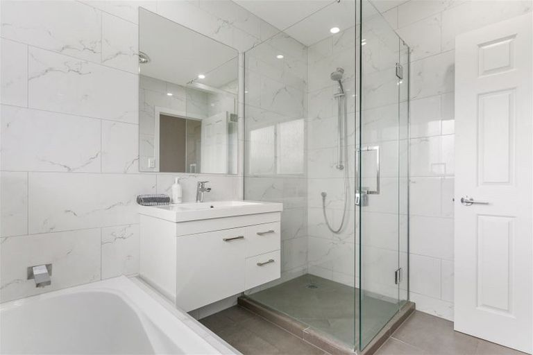 Photo of property in 3 Stansfield Place, Sunnyhills, Auckland, 2010