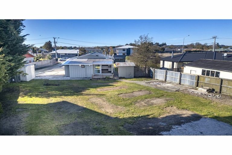 Photo of property in 5 Main North Road, Woodend, 7610