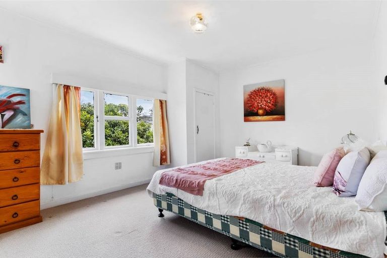 Photo of property in 50a Megan Avenue, Pakuranga Heights, Auckland, 2010