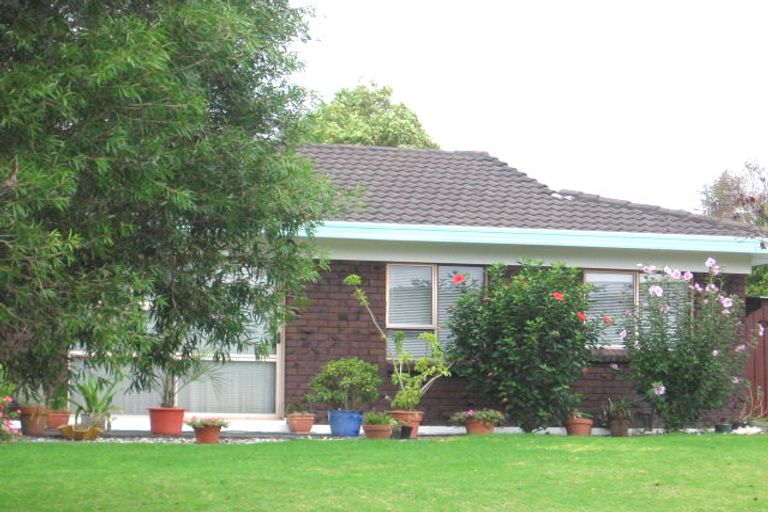Photo of property in 1/35 Miltonia Avenue, Te Atatu South, Auckland, 0610