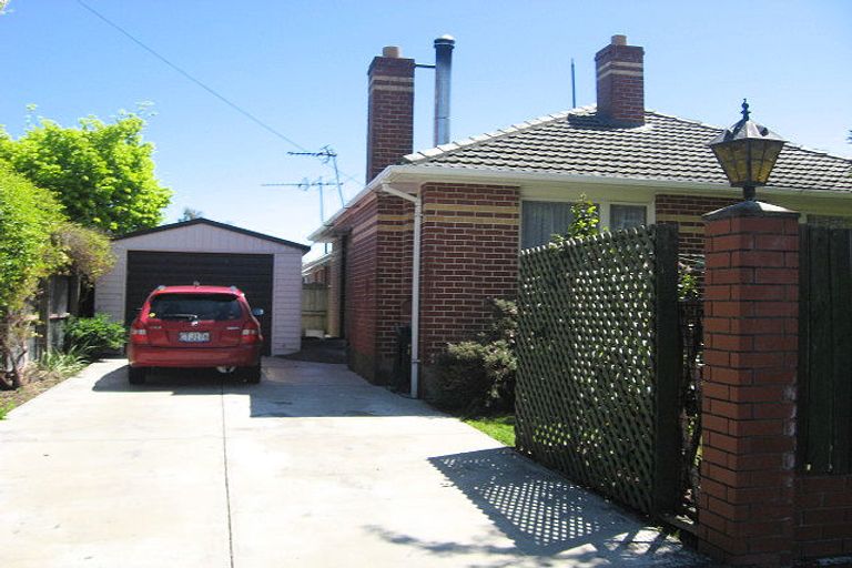Photo of property in 1/5a Rossiter Avenue, Redwood, Christchurch, 8051