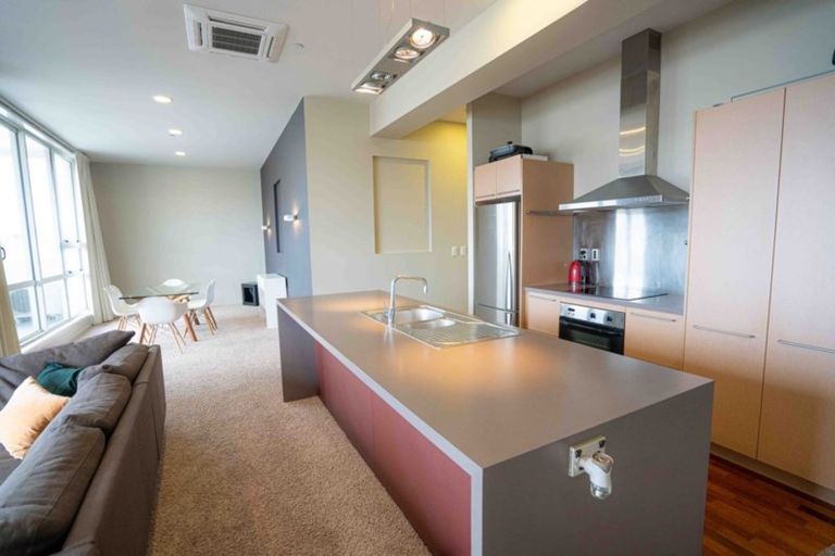 Photo of property in Stadium Garden Flats, 203/107 Thorndon Quay, Pipitea, Wellington, 6011