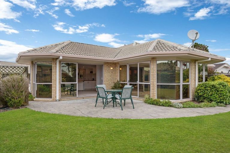 Photo of property in 24 Santa Monica Drive, Papamoa Beach, Papamoa, 3118