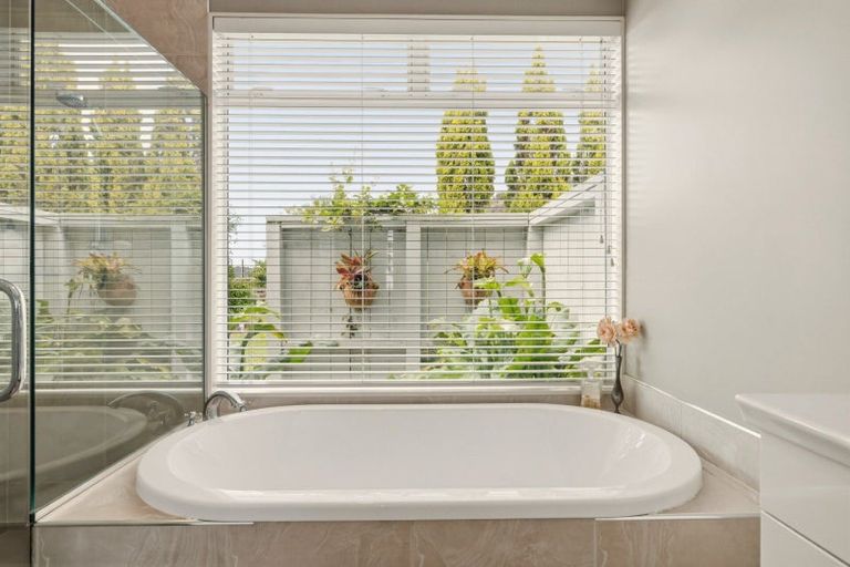 Photo of property in 2a Kaitemako Road, Welcome Bay, Tauranga, 3112