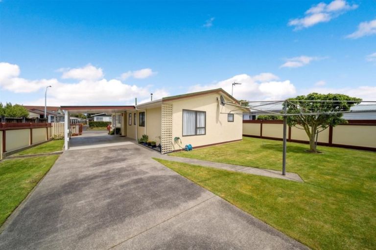 Photo of property in 5 Manuka Place, Hawera, 4610