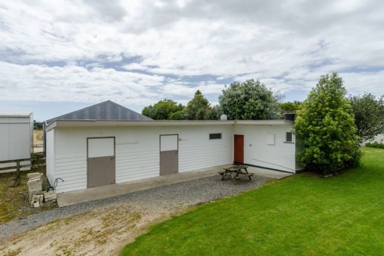 Photo of property in 46 North Manakau Road, Manakau, Levin, 5573