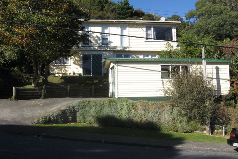 Photo of property in 14 Manor Drive, Stokes Valley, Lower Hutt, 5019