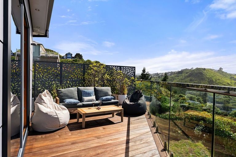 Photo of property in 35 Grumman Lane, Newlands, Wellington, 6037