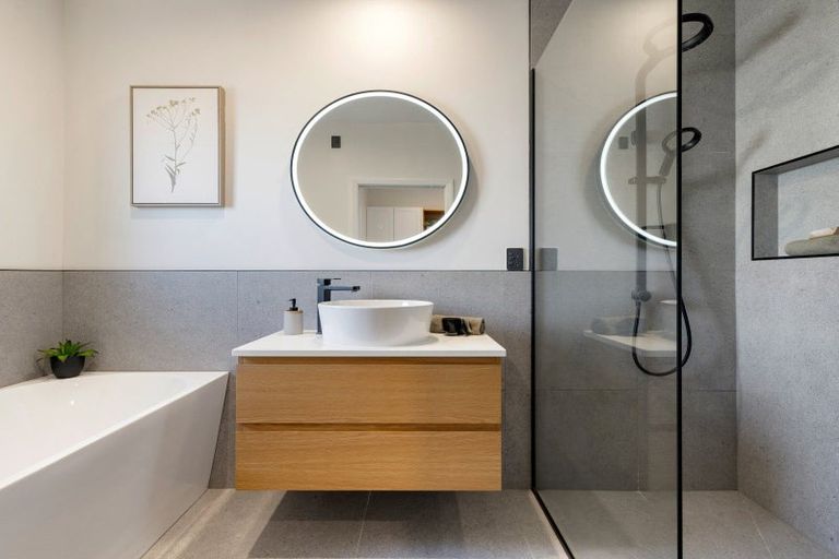 Photo of property in 8 Saint Winifreds Avenue, Hamilton East, Hamilton, 3216