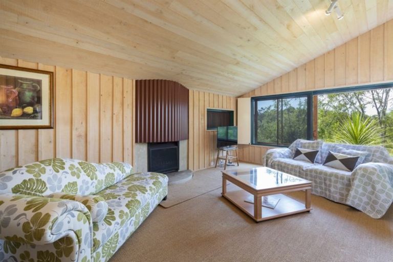 Photo of property in 889 Takatu Road, Tawharanui Peninsula, Matakana, 0986