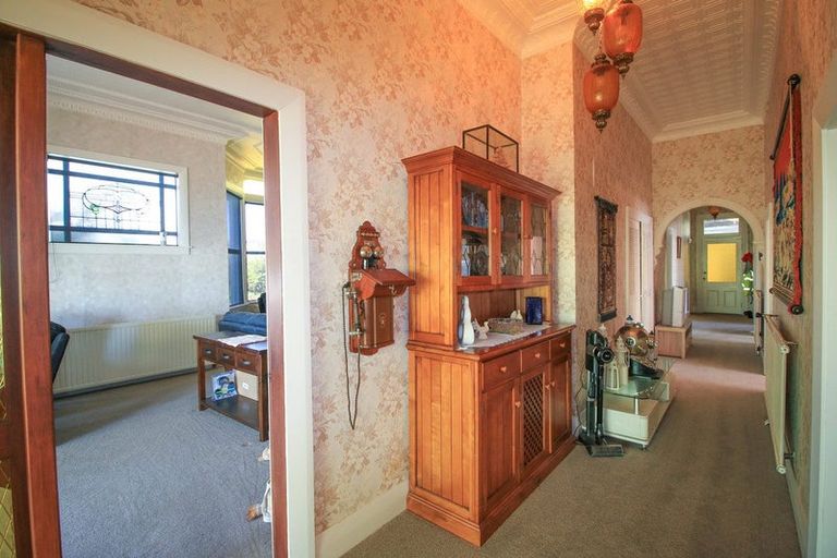 Photo of property in 160 Marine Parade, Bluff, 9814