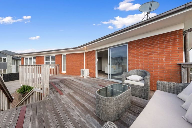 Photo of property in 17a Gulf Crest, Bucklands Beach, Auckland, 2012