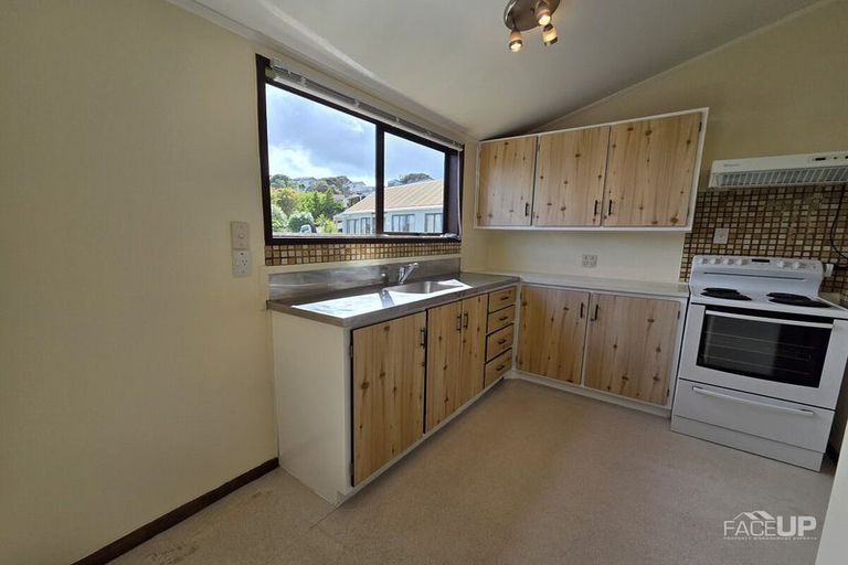 Photo of property in 4 Louise Place, Browns Bay, Auckland, 0630