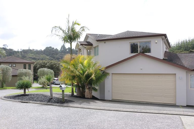 Photo of property in 24 George Deane Place, Greenhithe, Auckland, 0632
