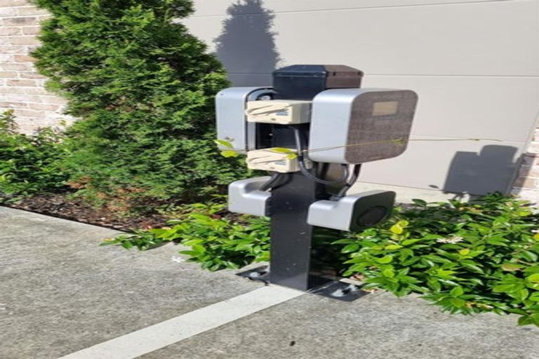 Photo of property in 6/83 Vodanovich Road, Te Atatu South, Auckland, 0610