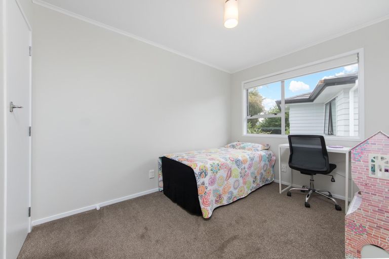 Photo of property in 31 Oreil Avenue, West Harbour, Auckland, 0618
