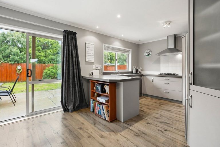 Photo of property in 19 Whitney Place, Rototuna North, Hamilton, 3210